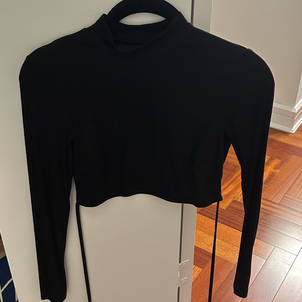 Adika Backless High Neck Crop Top